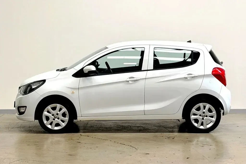 Used Vauxhall Viva 75 HP (55 kW) 2015 White Hatchback