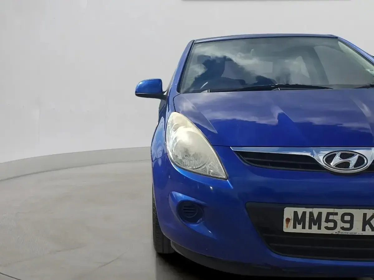 Used Hyundai i20 Comfort 77 HP (56 kW) 2010 Blue Hatchback