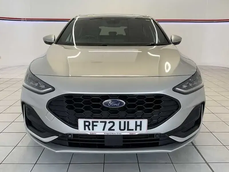Used Ford Focus ST-Line 100 HP (73 kW) 2023 Silver Hatchback