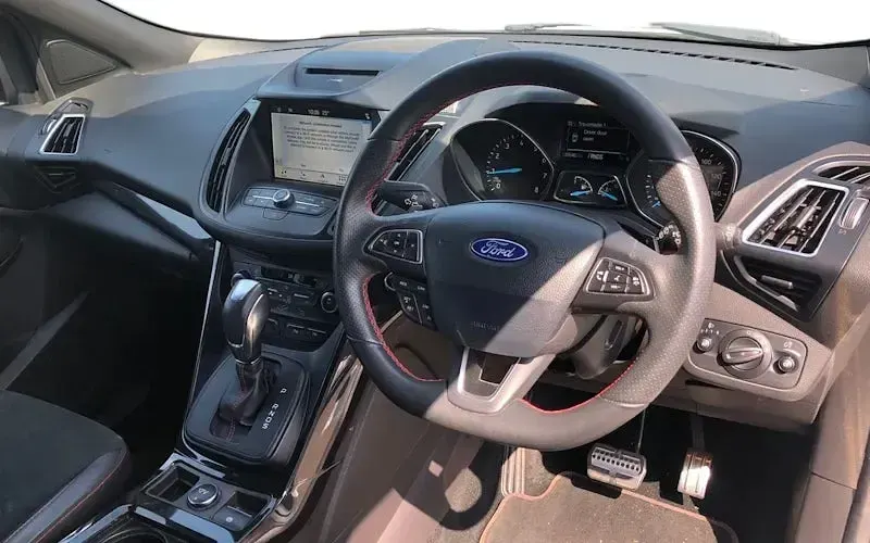 Used Ford Kuga ST-Line 182 HP (133 kW) 2019 White SUV