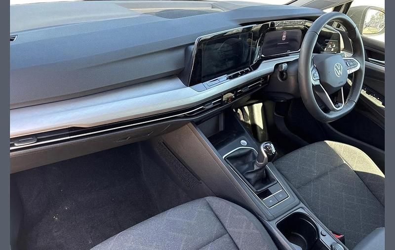 Used VW Golf VIII Life 130 HP (95 kW) 2024 Grey Hatchback