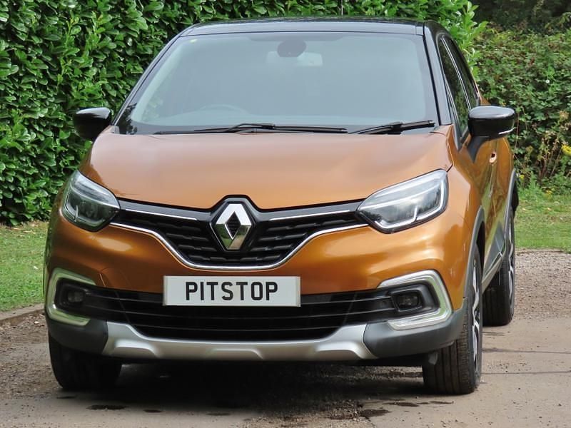 Gold/black metallic Used 2017 Renault Captur Signature SUV | £11,200 (Fair price) - Image 1/3