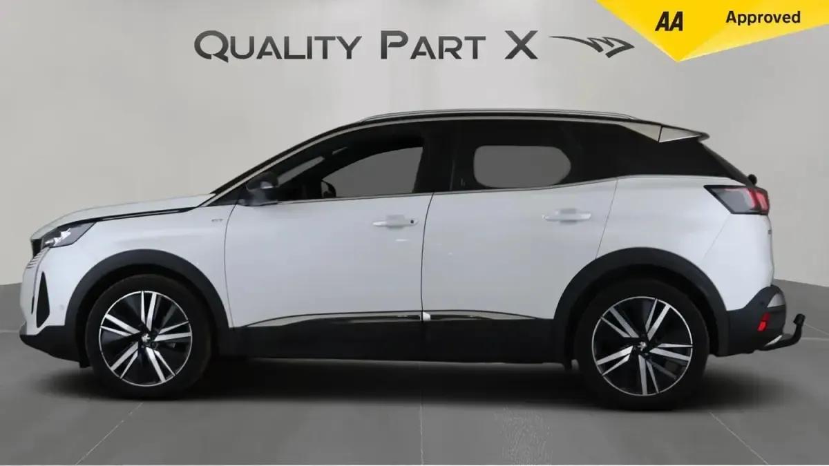 Used Peugeot 3008 Premium 131 HP (96 kW) 2022 White Hatchback