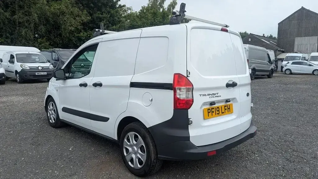 Used Ford Transit Courier Trend 100 HP (73 kW) 2019 White Van