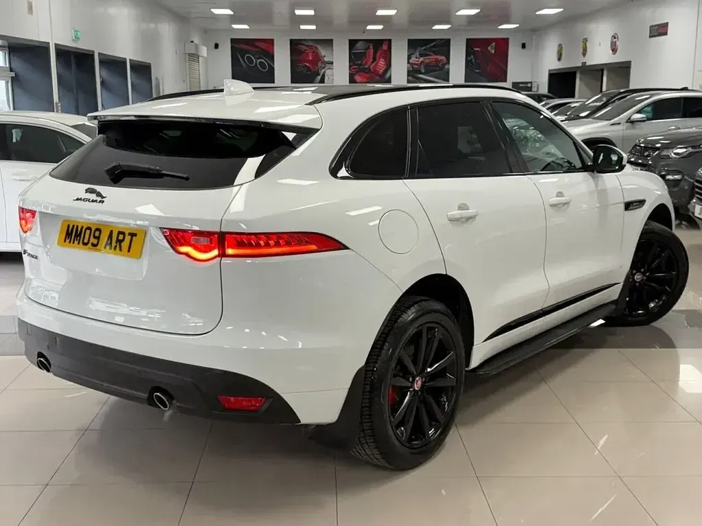 Used Jaguar F-Pace R-Sport 240 HP (176 kW) 2017 White SUV
