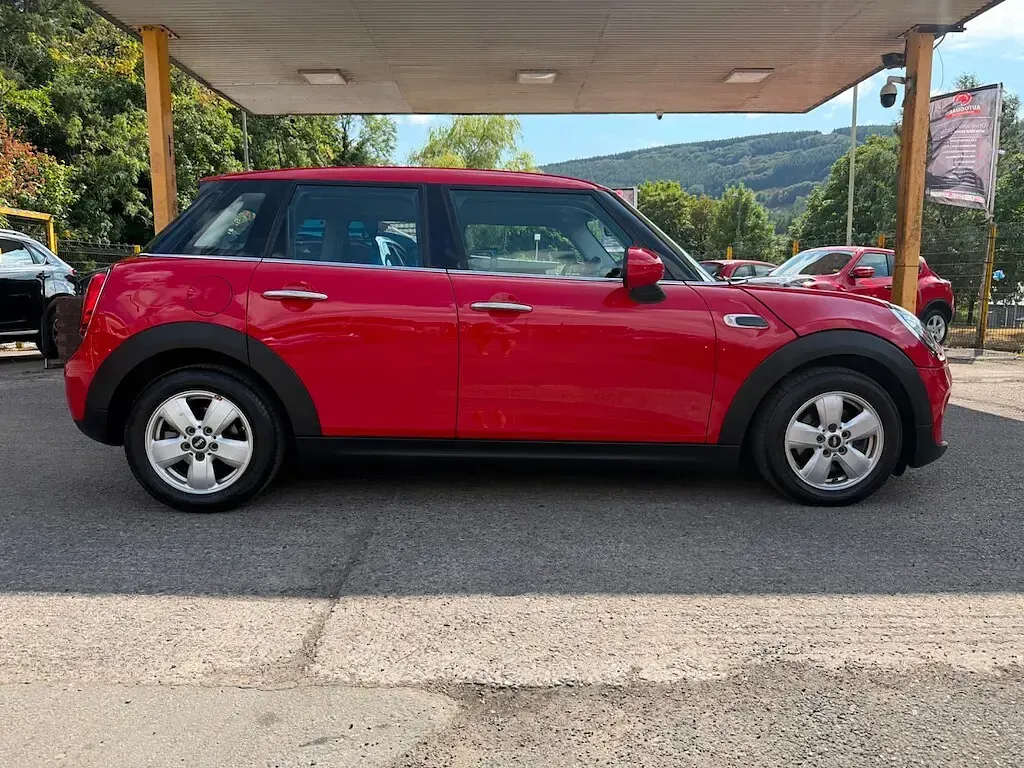 Used Mini Cooper D Hatch 116 HP (85 kW) 2018 Red Hatchback