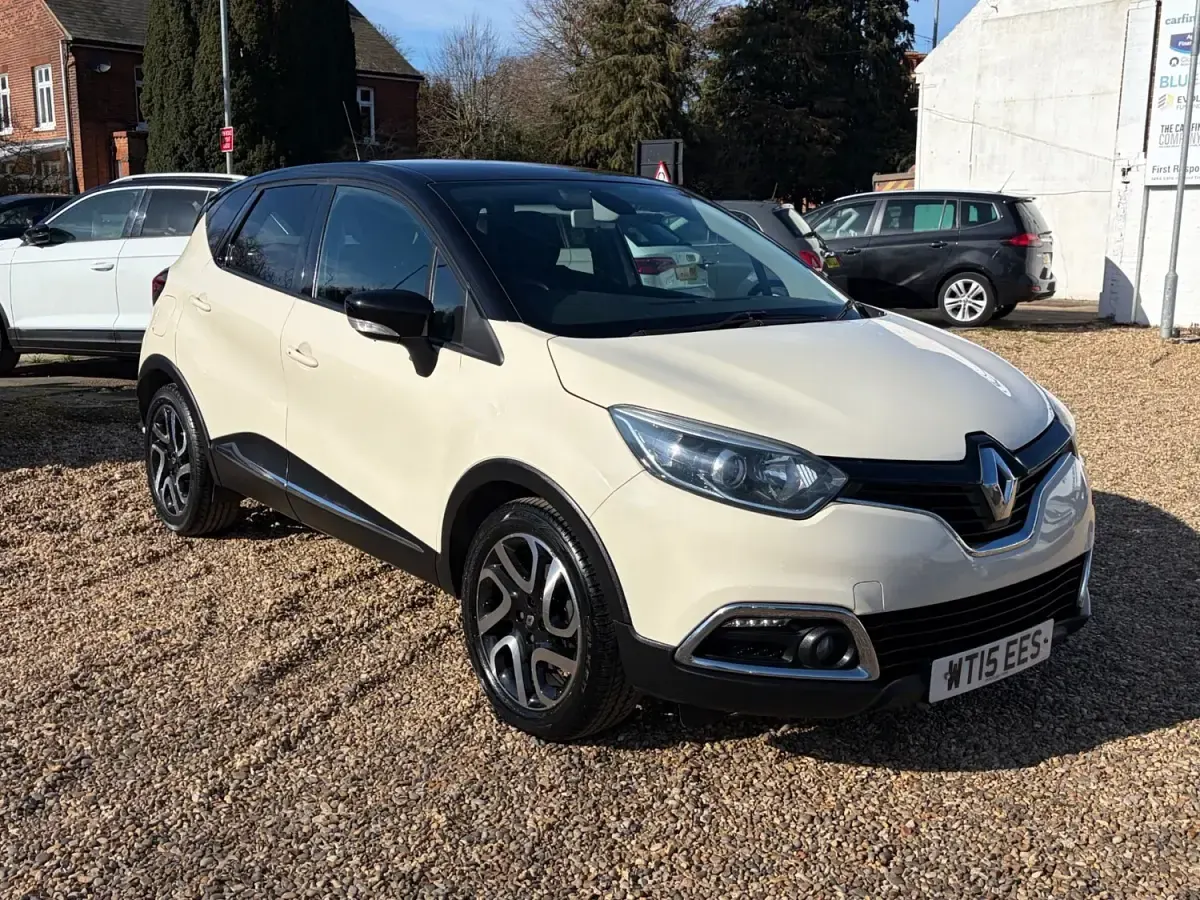 Usado Renault Captur Dynamique 110 HP (80 kW) 2015 Bege SUV