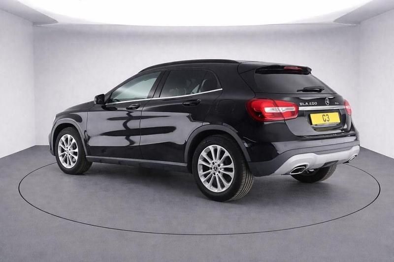 Used Mercedes GLA200 Executive 156 HP (114 kW) 2019 Black SUV