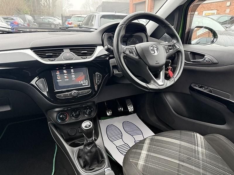 Used Vauxhall Corsa Edition 75 HP (55 kW) 2016 Green Hatchback