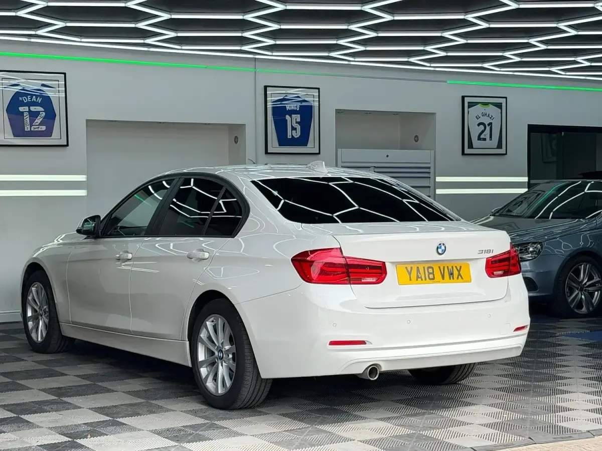 Used BMW 318 Comfort Edition 2018 White Sedan