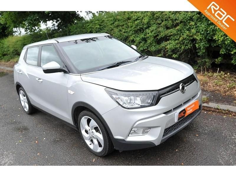 Silver Used 2017 Ssangyong (KGM) Tivoli SUV | £4,295 (Good price) - Image 1/4