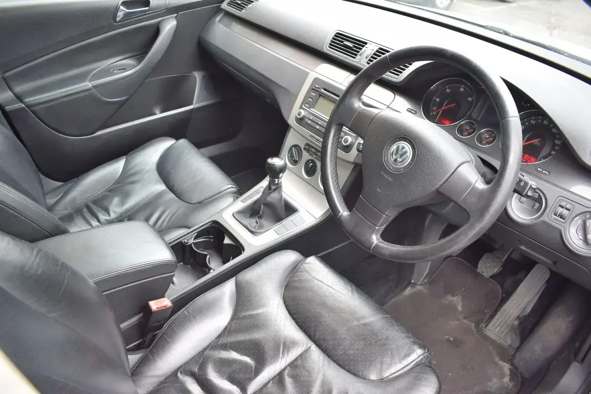 Used VW Passat SE 2005 Blue Sedan
