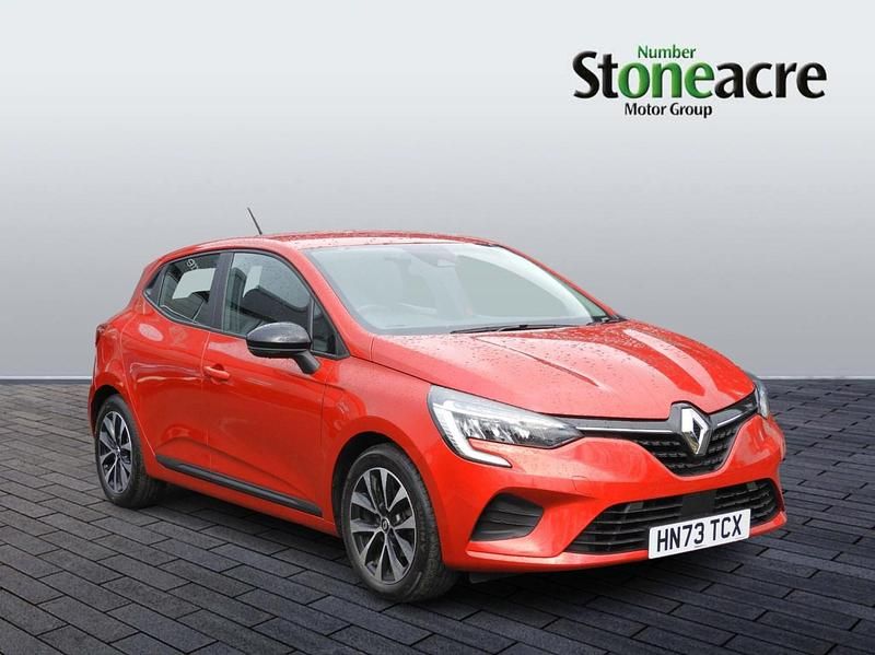 Used Renault Clio V Evolution 90 HP (66 kW) 2023 Red Hatchback