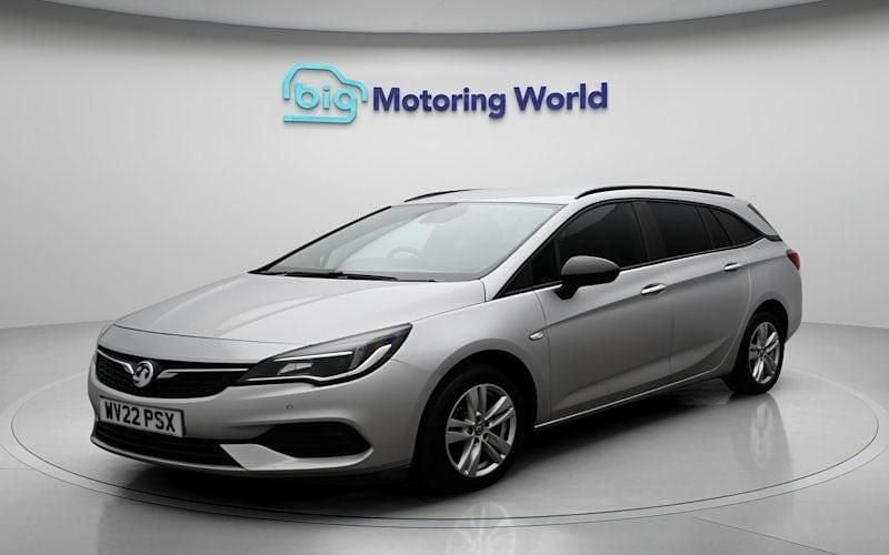 Used Vauxhall Astra Business Edition 131 HP (96 kW) 2021 Silver Estate