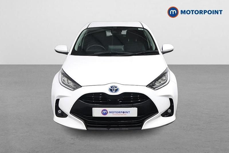 Used Toyota Yaris Hybrid Design 2023 White Hatchback