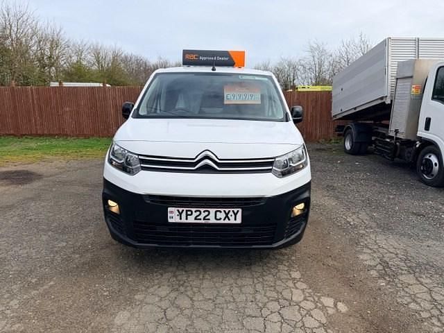 Used Citroën Berlingo 100 HP (73 kW) 2022 White MPV