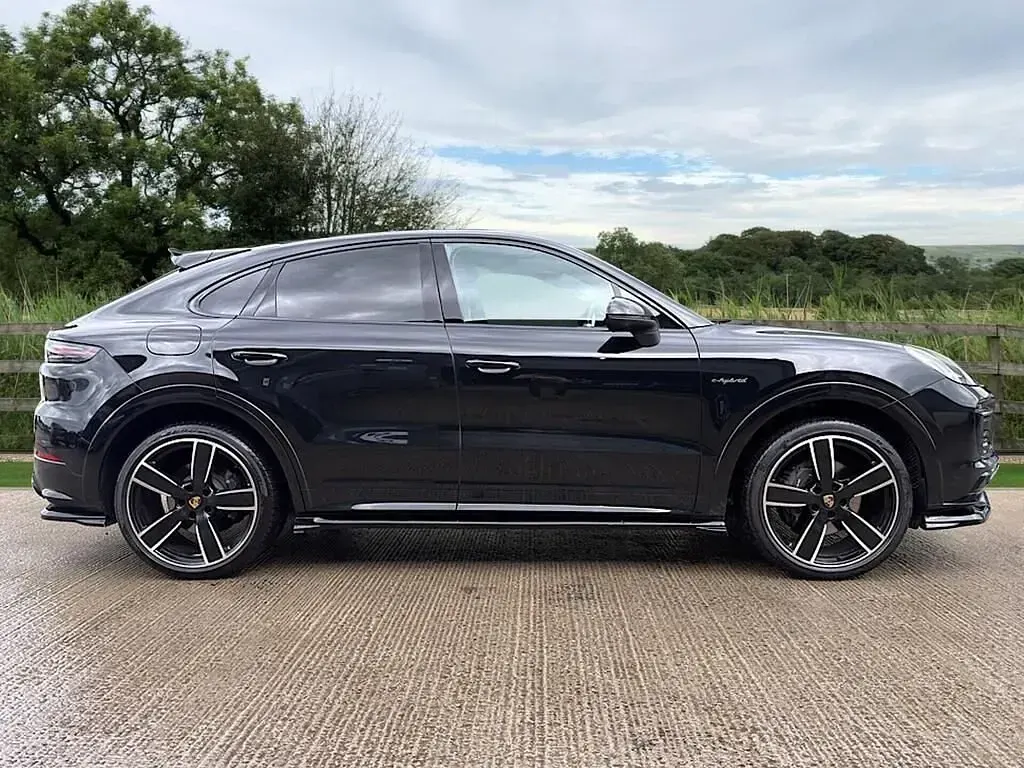 Used Porsche Cayenne Platinum Edition 2023 Black SUV
