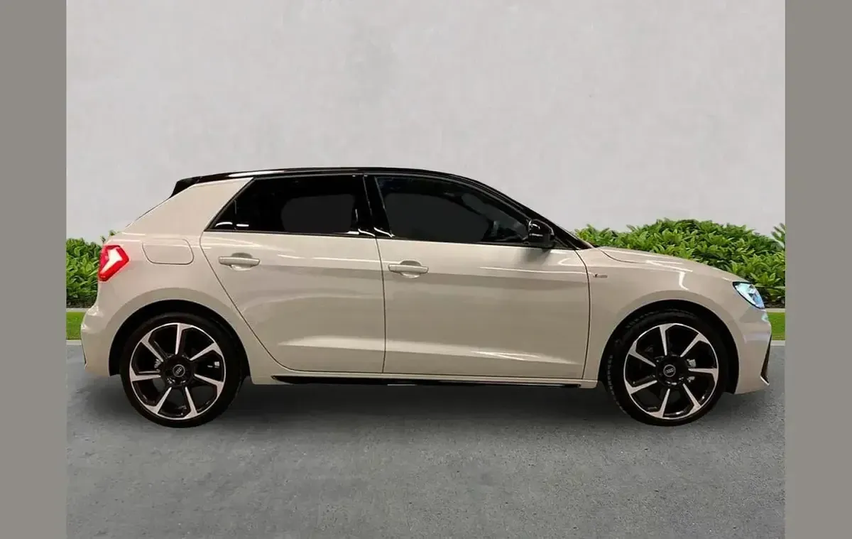 New Audi A1 Black Edition 113 HP (83 kW) 2026 Silver SUV