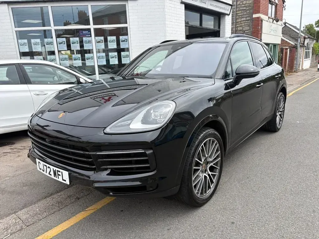 Used Porsche Cayenne Platinum Edition 340 HP (250 kW) 2022 Black SUV