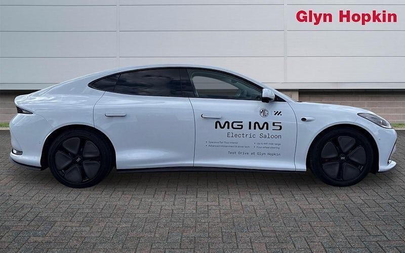 Usado MG IM5 300 kW (408 HP) 2026 Citadino