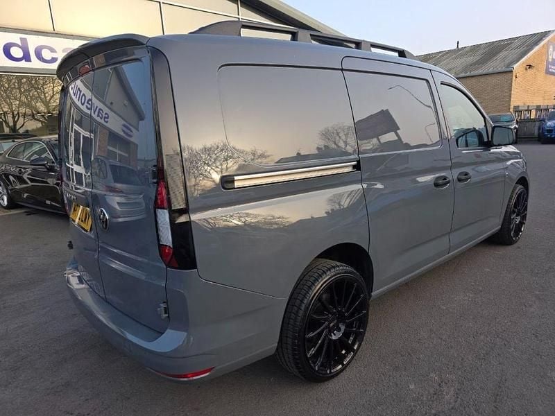 Used VW Caddy Maxi 102 HP (75 kW) 2022 Grey MPV