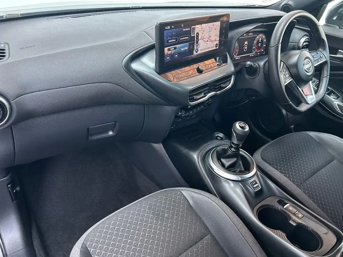 Used Nissan Juke N-Connecta 114 HP (83 kW) 2026 Grey SUV