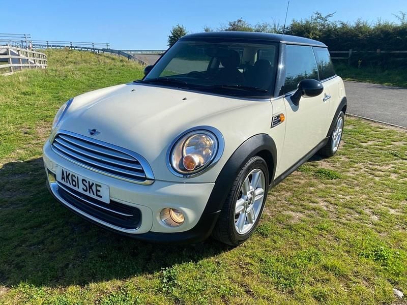 Usado Mini Cooper Hatch 2011 Blanco Utilitario