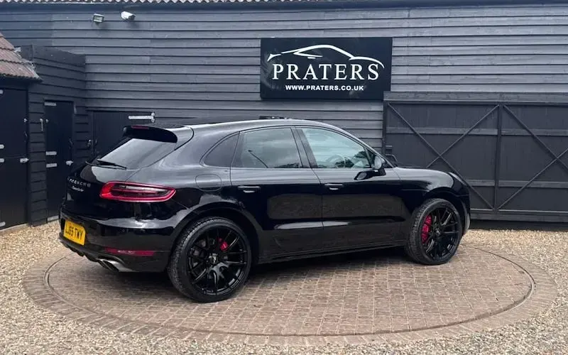 Used Porsche Macan Turbo 400 HP (294 kW) 2017 SUV