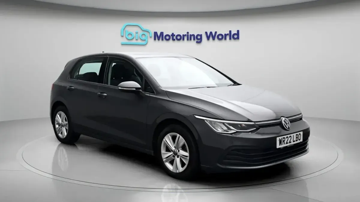 Begagnad VW Golf VIII Life 110 HK (80 kW) 2022 Halvkombi