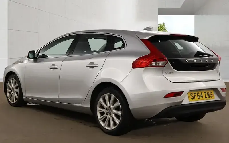 Used Volvo V40 SE Lux 114 HP (83 kW) 2015 Hatchback
