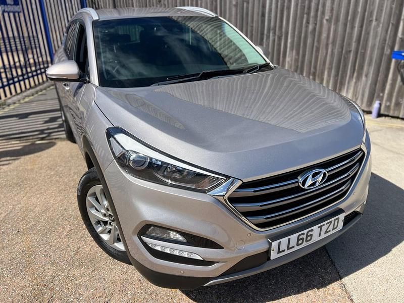 White Used 2016 Hyundai Tucson Premium SUV | £9,995 (A bit pricey) - Image 1/4