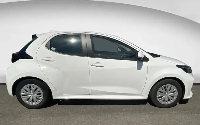 Used Mazda 2 116 HP (85 kW) 2023 White Hatchback