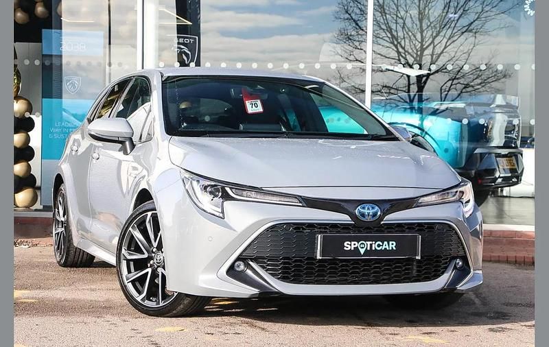 Usado Toyota Corolla 181 HP (133 kW) 2022 Cinzento Citadino