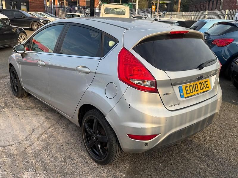 Used Ford Fiesta Zetec 89 HP (65 kW) 2010 Silver Hatchback