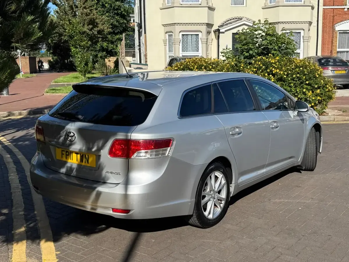 Used Toyota Avensis 2011 Silver Estate