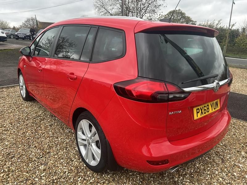 Used Vauxhall Zafira Tourer SRi 170 HP (125 kW) 2018 Red MPV