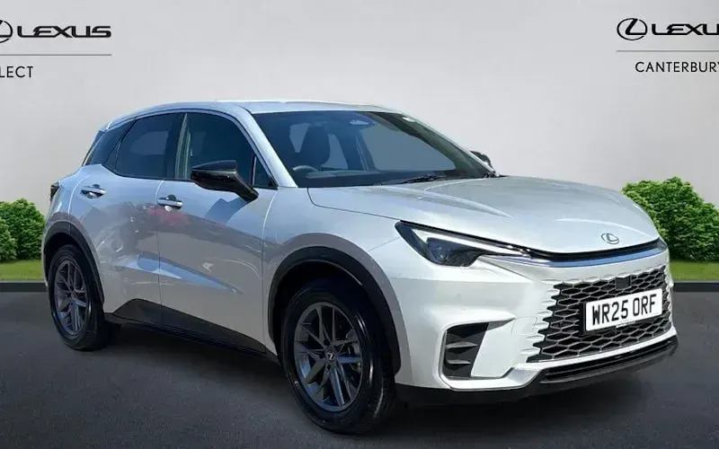 Usado Lexus LBX 136 HP (100 kW) 2026 SUV
