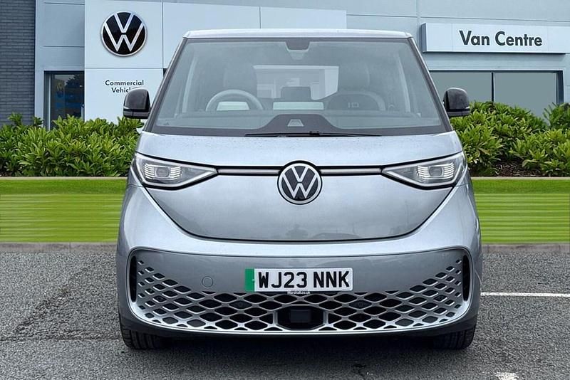 Usado VW ID. Buzz Pro 150 kW (204 HP) 2023 Prateado Monovolume