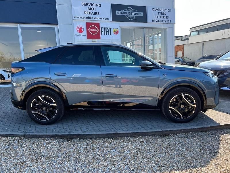 Used Peugeot e-3008 GT 152 kW (207 HP) 2025 Blue SUV