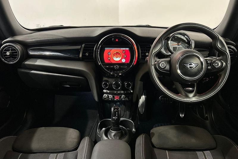 Używany Mini Cooper Hatch 134 KM (98 kW) 2019 Czarny Hatchback