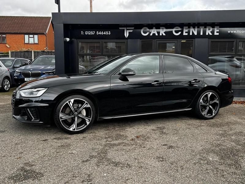 Usado Audi A4 Black Edition 190 CV (139 kW) 2023 Negro Berlina