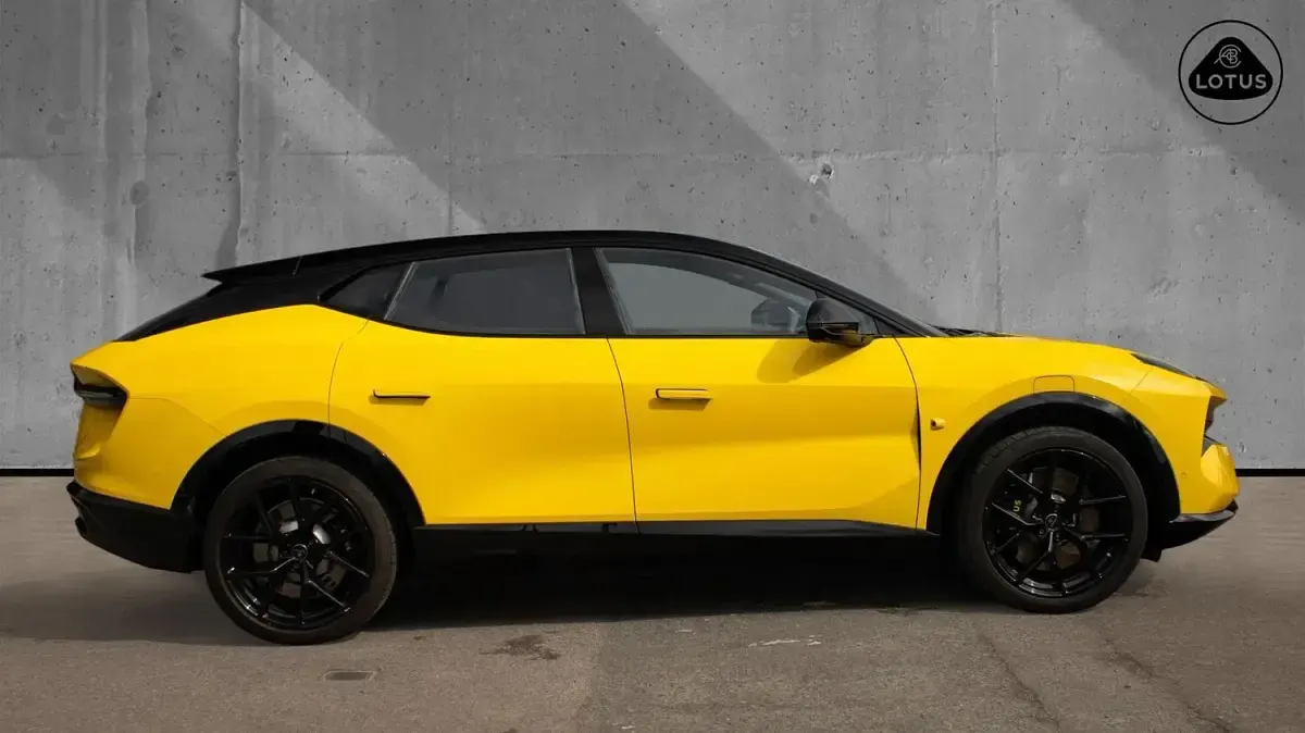 Used Lotus Eletre 450 kW (612 HP) 2024 Yellow SUV