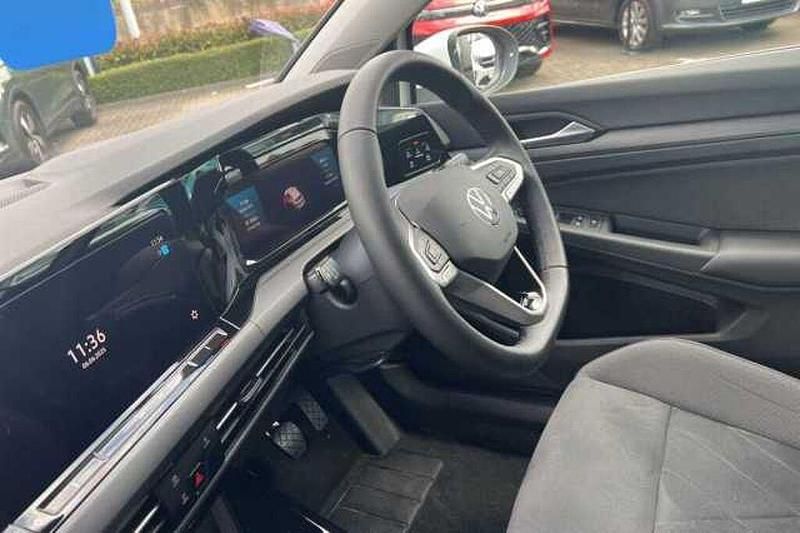 Second-hand VW Golf VIII 130 CP (95 kW) 2023