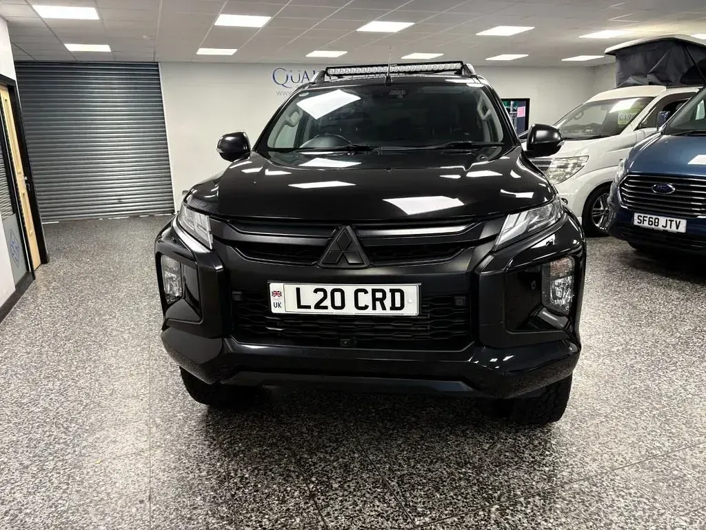 Used Mitsubishi L200 150 HP (110 kW) 2021 Black Pickup