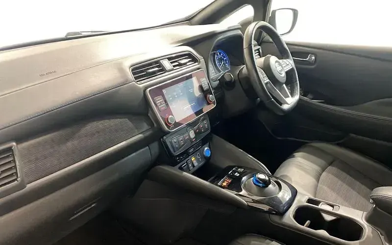 Used Nissan Leaf N-TEC 160 kW (218 HP) 2020 White Hatchback