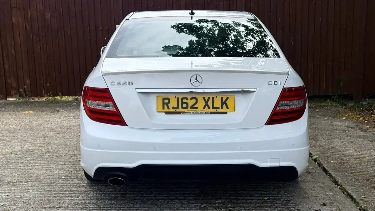 Used Mercedes C220 AMG 167 HP (122 kW) 2012 White Sedan