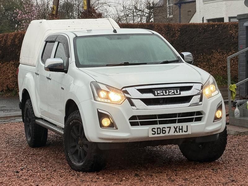 Used Isuzu D-Max 164 HP (120 kW) 2018 White Pickup