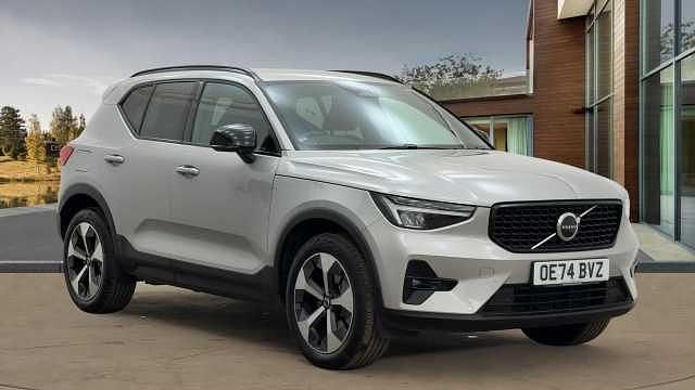 Used 2025 Volvo XC40 Plus SUV | £32,995 (Fair price) - Image 1/4