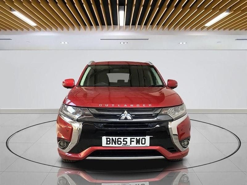 Used Mitsubishi Outlander P-HEV 200 HP (147 kW) 2015 Red SUV