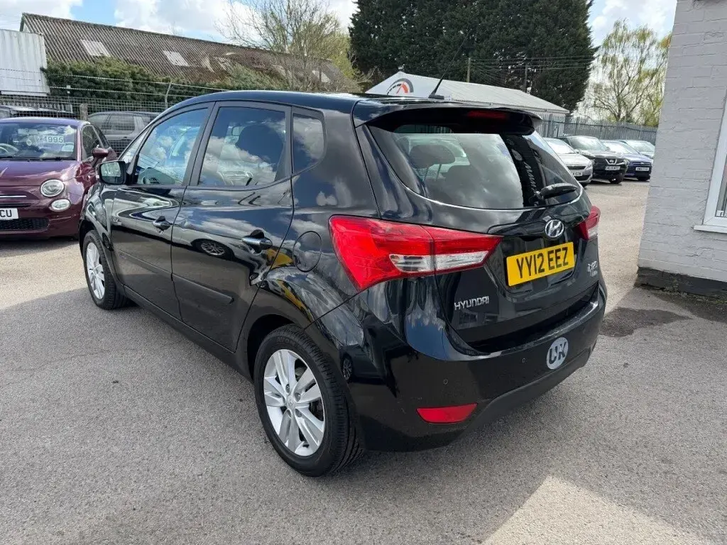 Used Hyundai ix20 Style 90 HP (66 kW) 2012 Black Hatchback